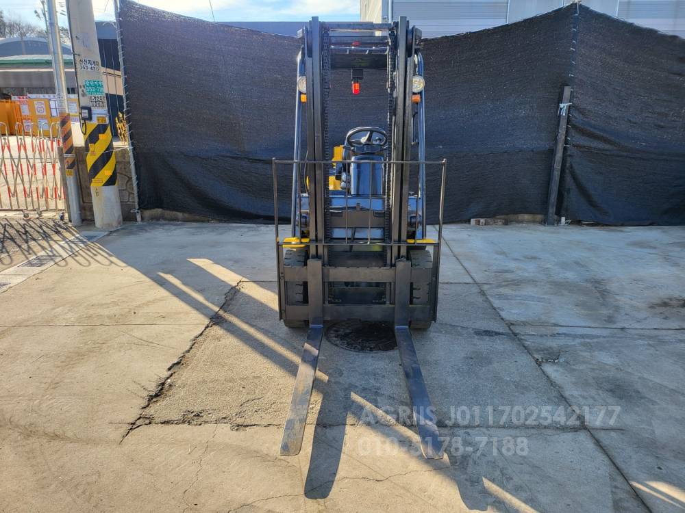 Hyundai Forklift 현대 포렉스 25DE 디젤 2.5톤 중고지게차 올 통타이어  사진 6