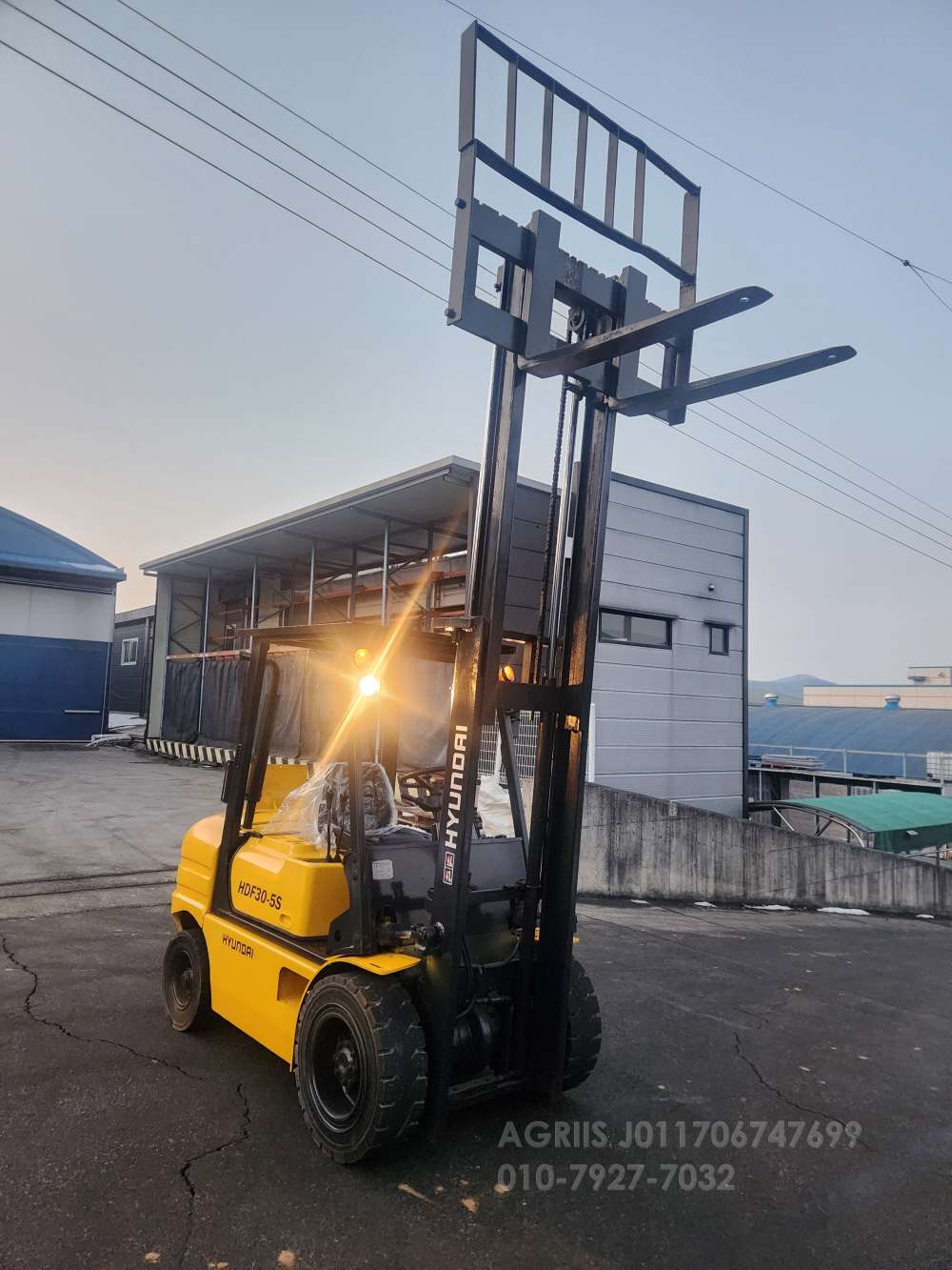  Forklift 현대 3톤 디젤 지게차  측면