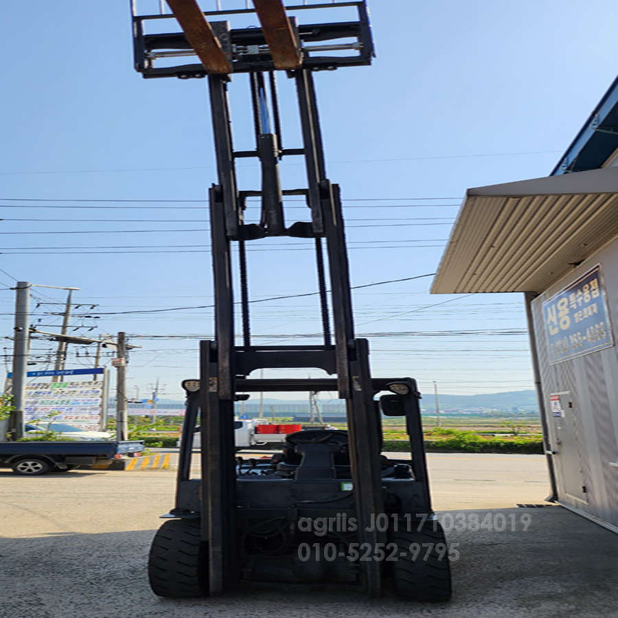  Forklift D30SE-7  엔진내부