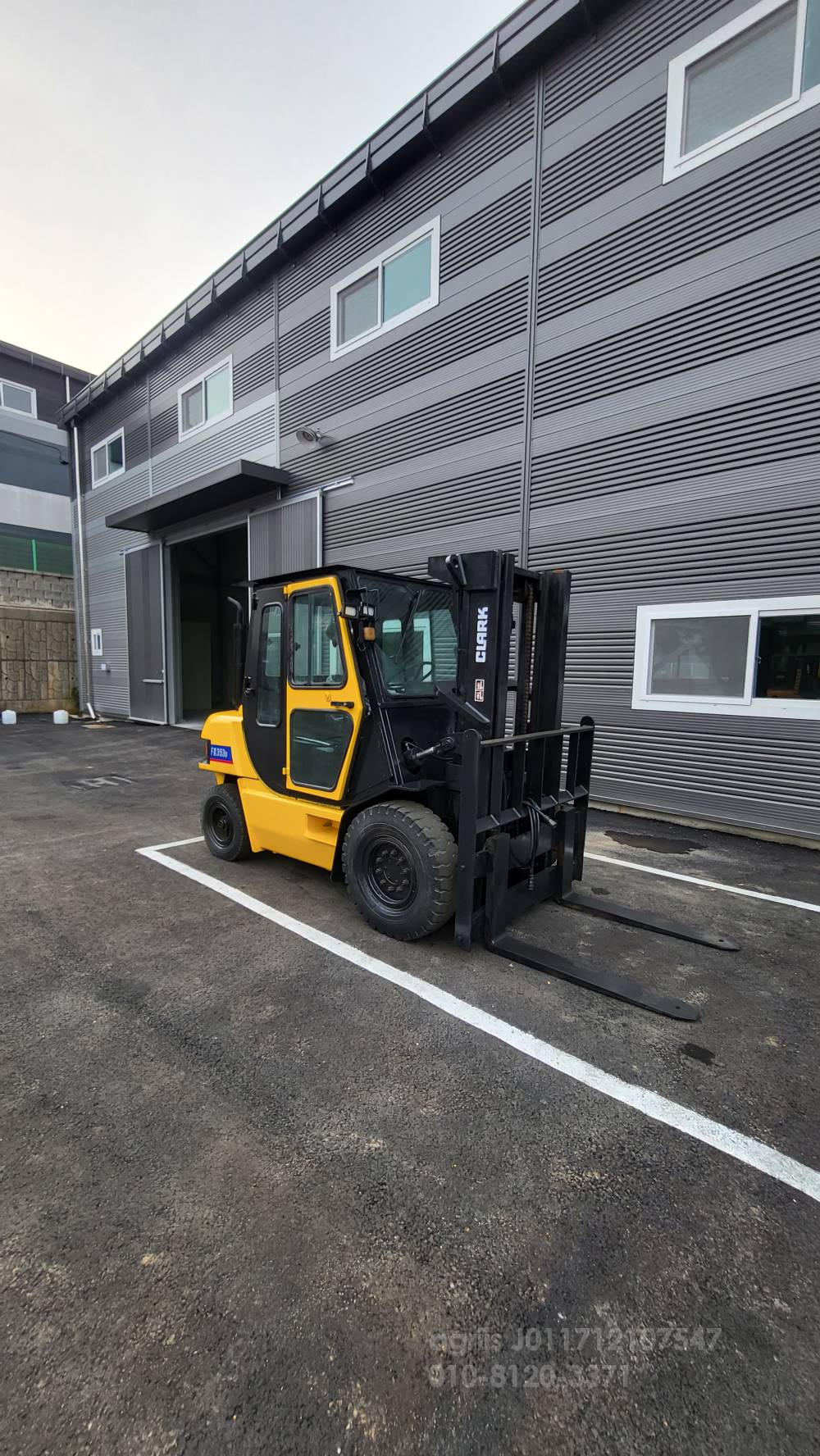 Clark Forklift FX353D  운전석