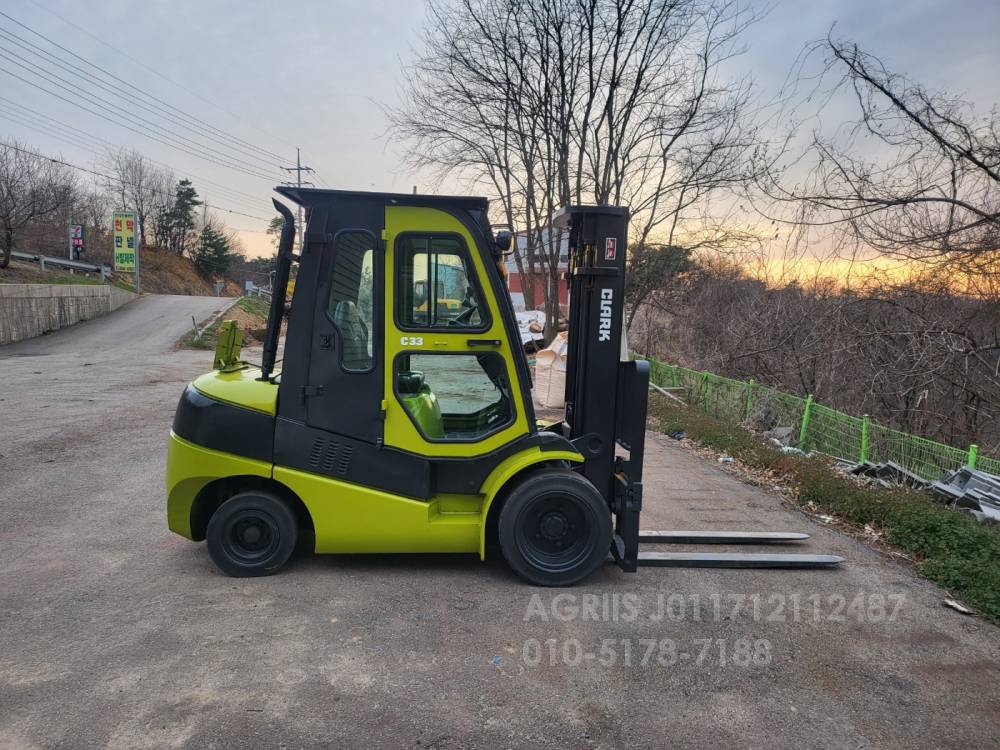 Clark Forklift 중고지게차 클라크 C33D 디젤 3.3톤 지게차 캐빈.통타이어.후방카메라  앞좌측면