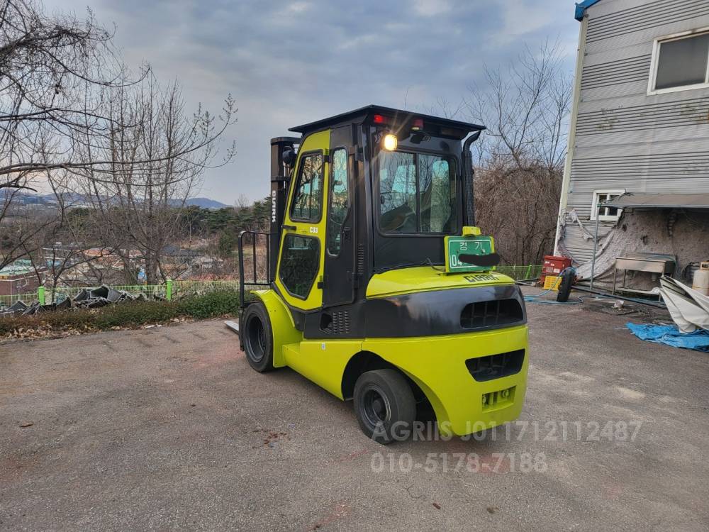 Clark Forklift 중고지게차 클라크 C33D 디젤 3.3톤 지게차 캐빈.통타이어.후방카메라  엔진내부