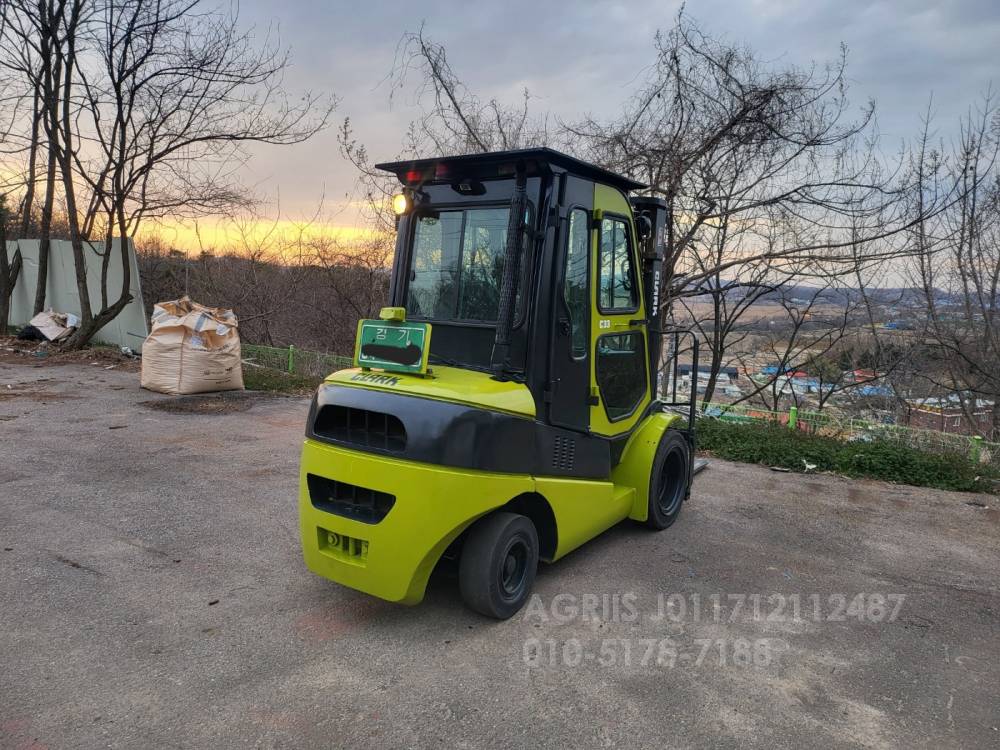 Clark Forklift 중고지게차 클라크 C33D 디젤 3.3톤 지게차 캐빈.통타이어.후방카메라  사진 6