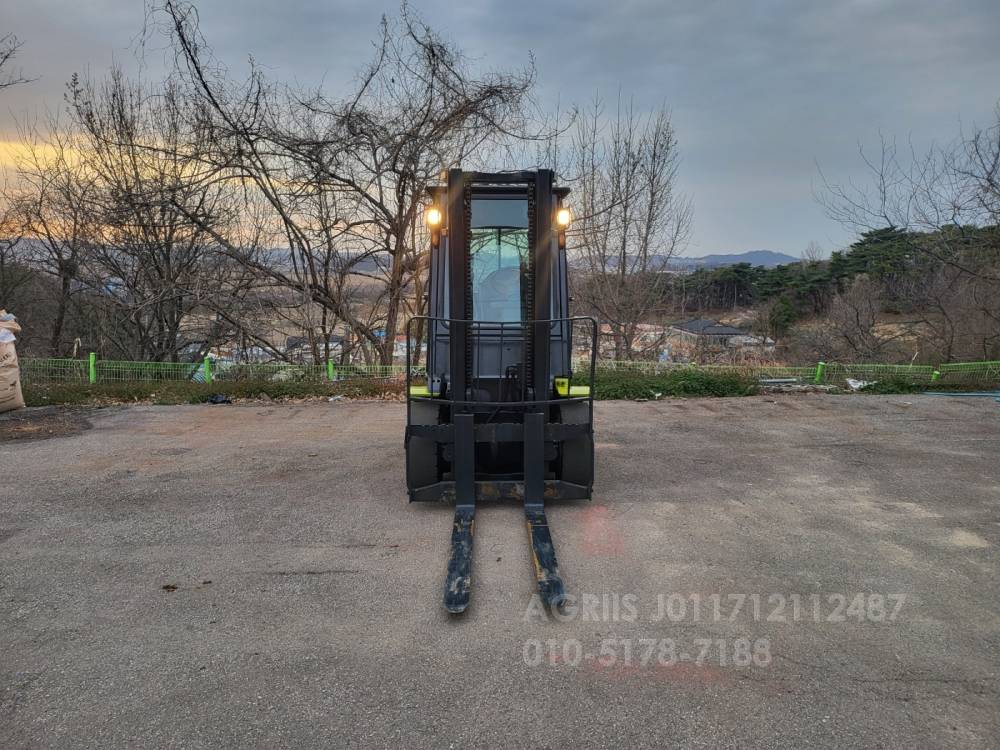 Clark Forklift 중고지게차 클라크 C33D 디젤 3.3톤 지게차 캐빈.통타이어.후방카메라  사진 7