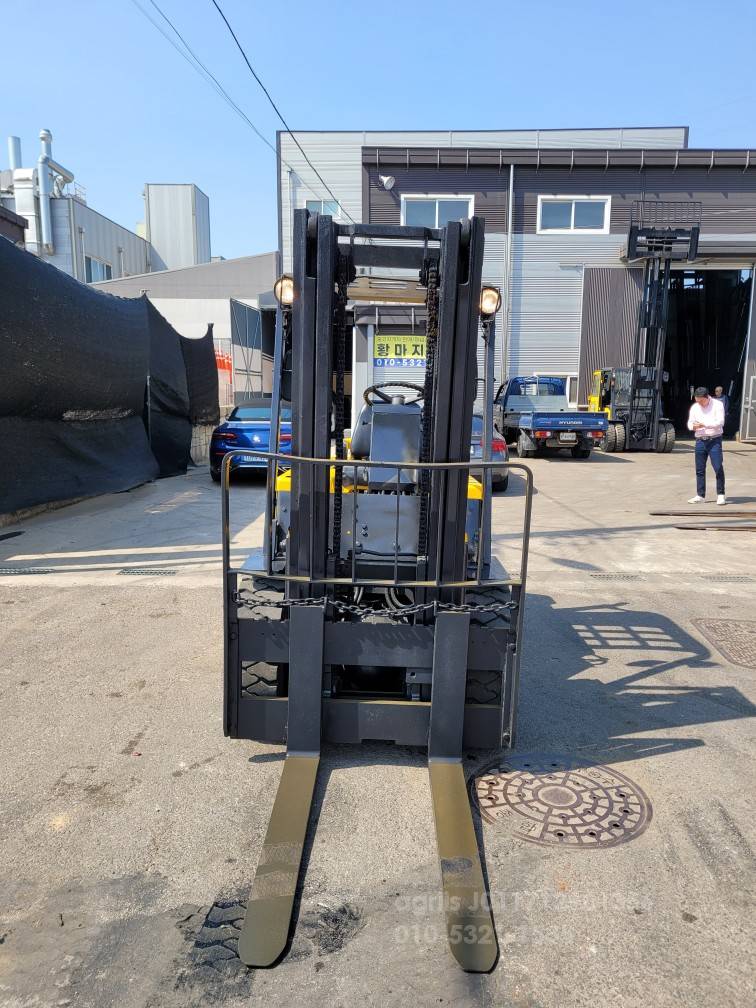 Doosan Forklift 두산LD3톤중고지게차  측면