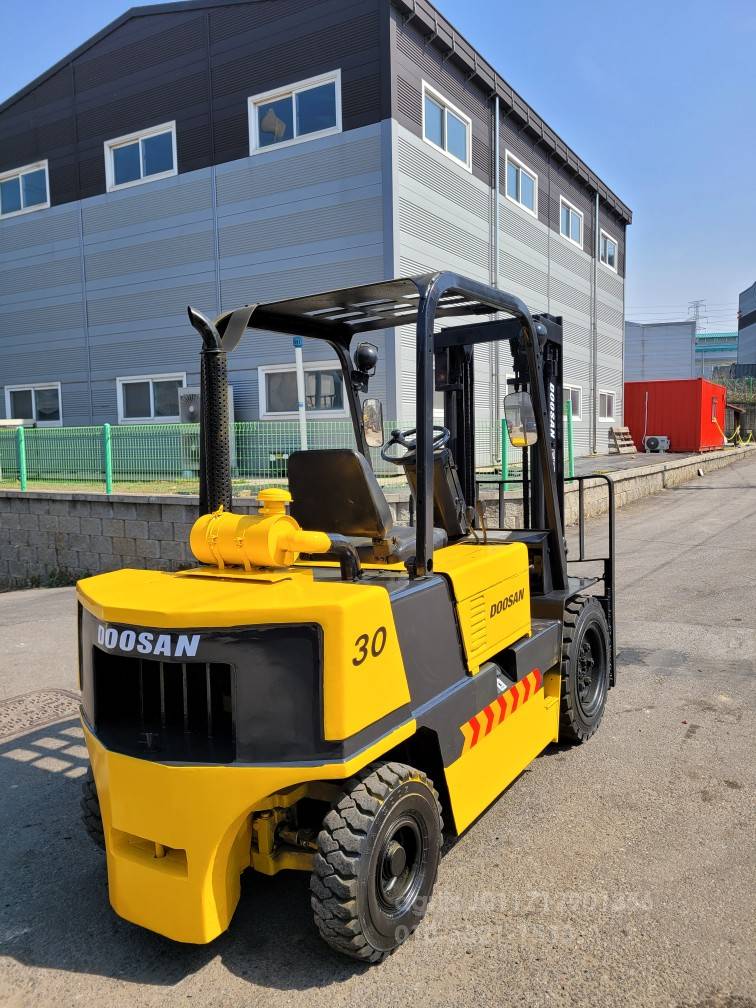 Doosan Forklift 두산LD3톤중고지게차  사진 6