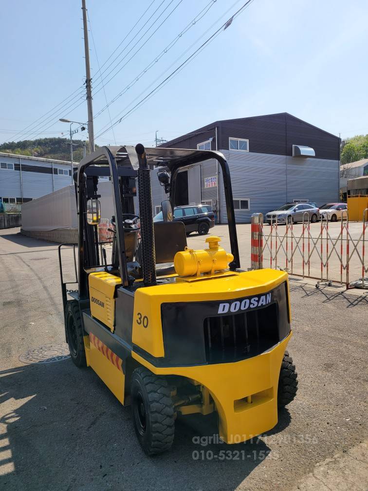 Doosan Forklift 두산LD3톤중고지게차  사진 8