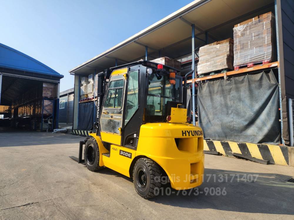 Hyundai Forklift 포렉스 30DE 뿔뿌리 사이드 캐빈식 통타이어  측면