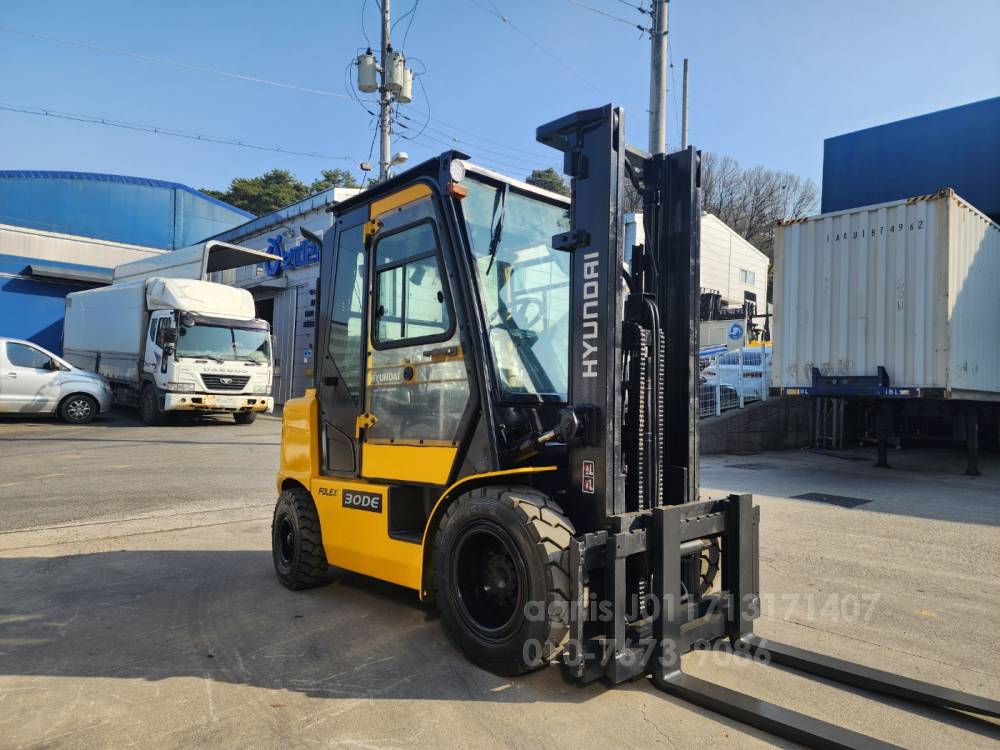 Hyundai Forklift 포렉스 30DE 뿔뿌리 사이드 캐빈식 통타이어  사진 6