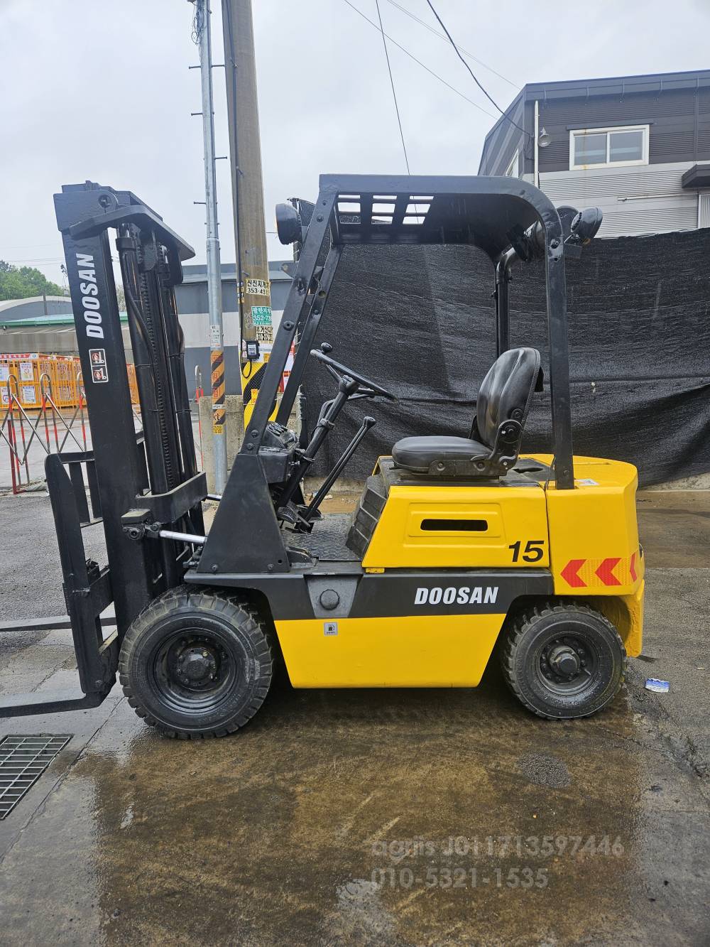 Doosan Forklift 두산1.5톤중고지게차  뒤우측면