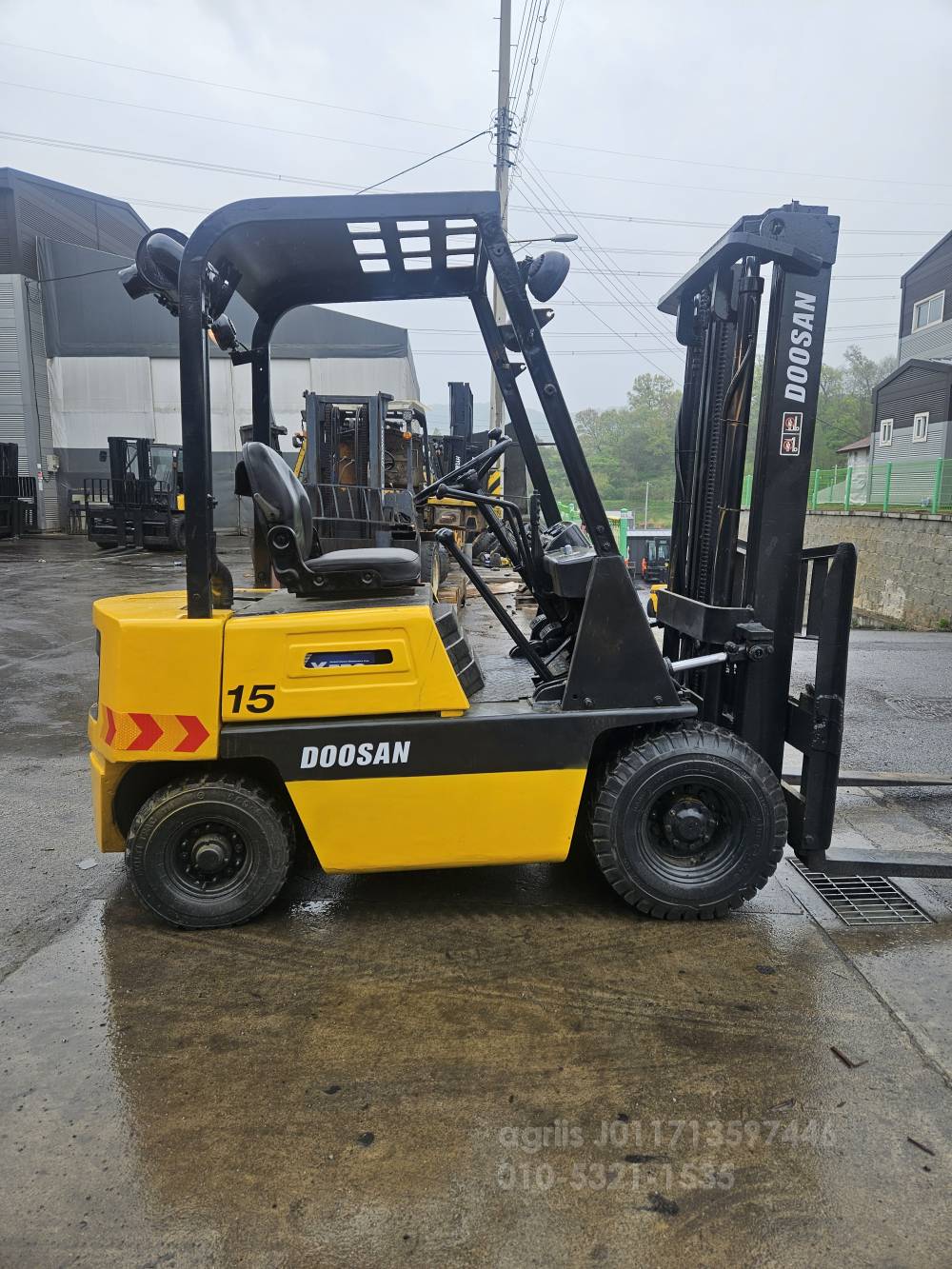 Doosan Forklift 두산1.5톤중고지게차  엔진내부