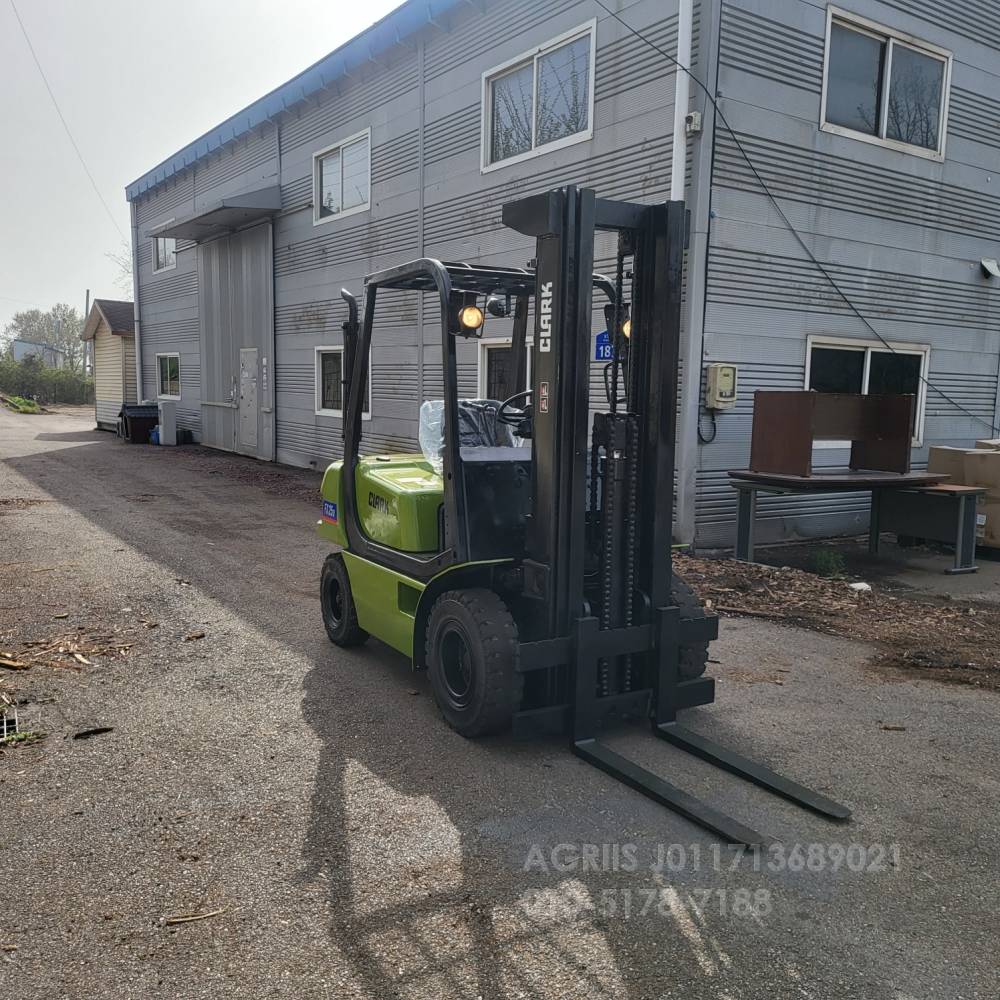 Clark Forklift 중고지게차 클라크 FX253D 디젤 지게차3단.통타이어  운전석