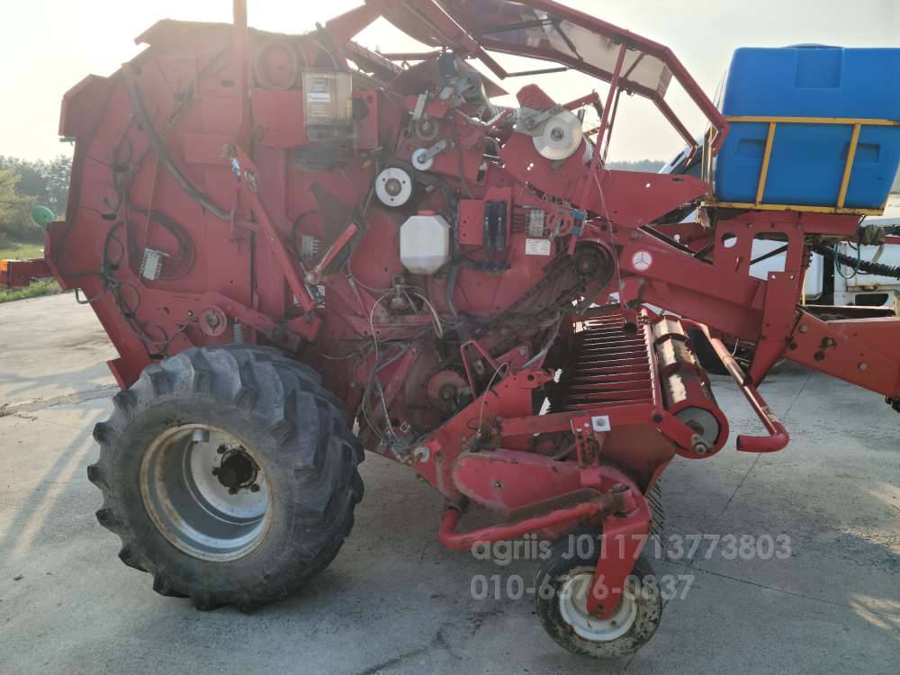  Round Baler MF3130F   WELGER RP245 E  앞좌측면