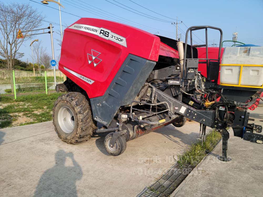  Round Baler MF3130F   WELGER RP245 E  측면