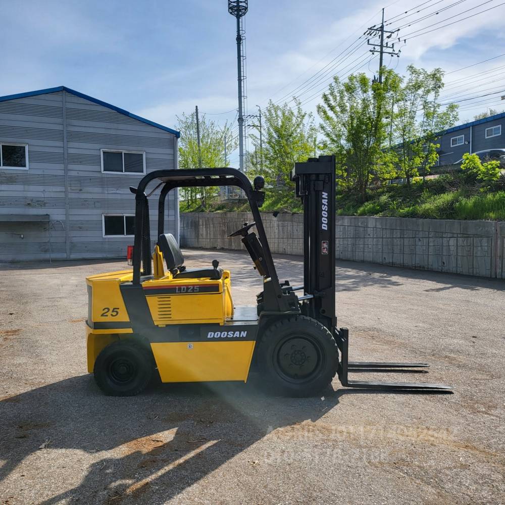 Doosan Forklift 중고지게차  두산 LD25S 디젤 2.5톤 지게차  앞좌측면