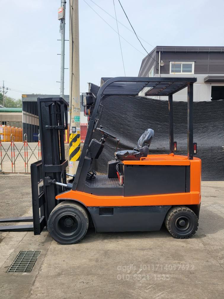  Forklift 3톤전동지게차  뒤우측면