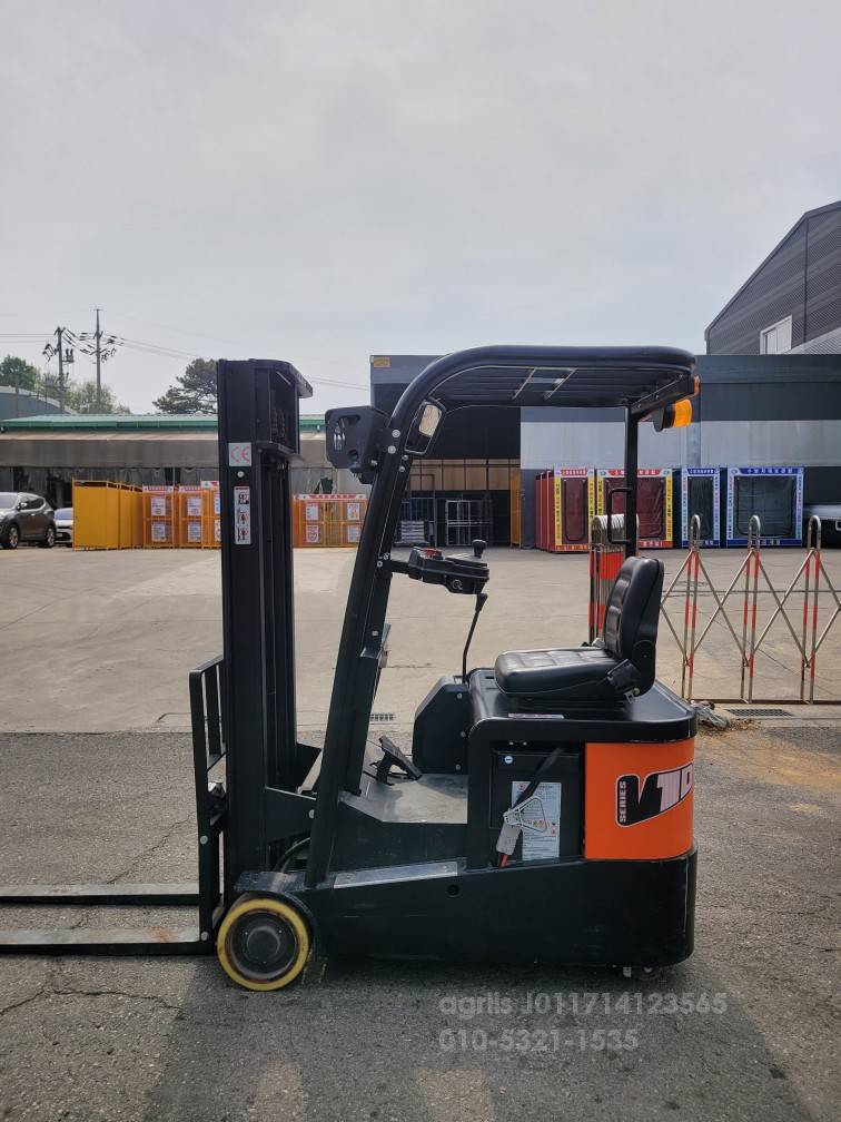  Forklift 18년식1톤전동지게차  뒤우측면