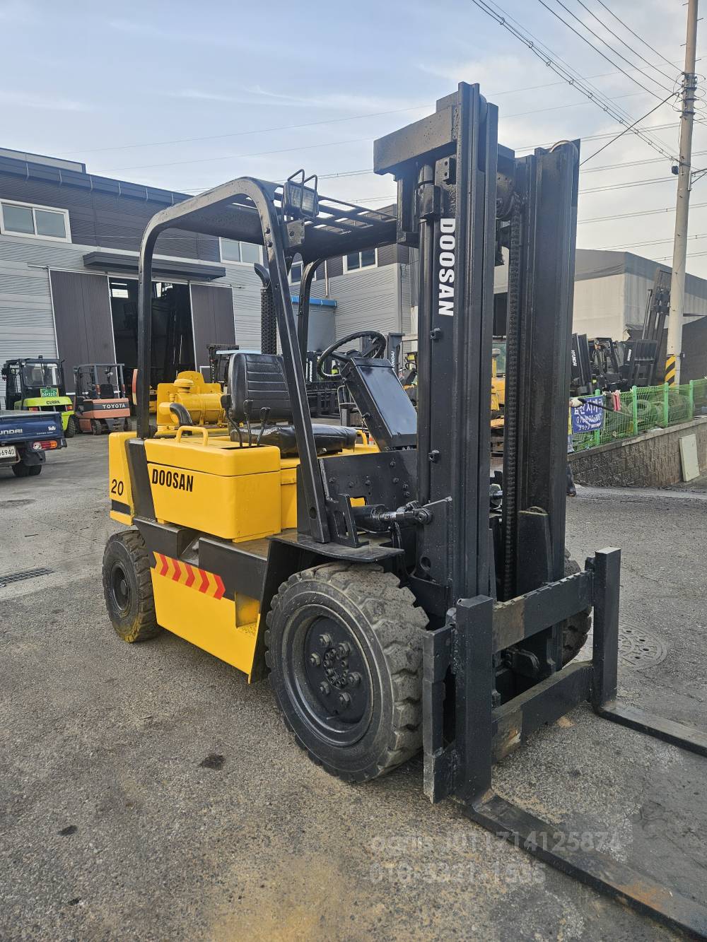 Doosan Forklift 두산 LD2톤중고지게차   운전석