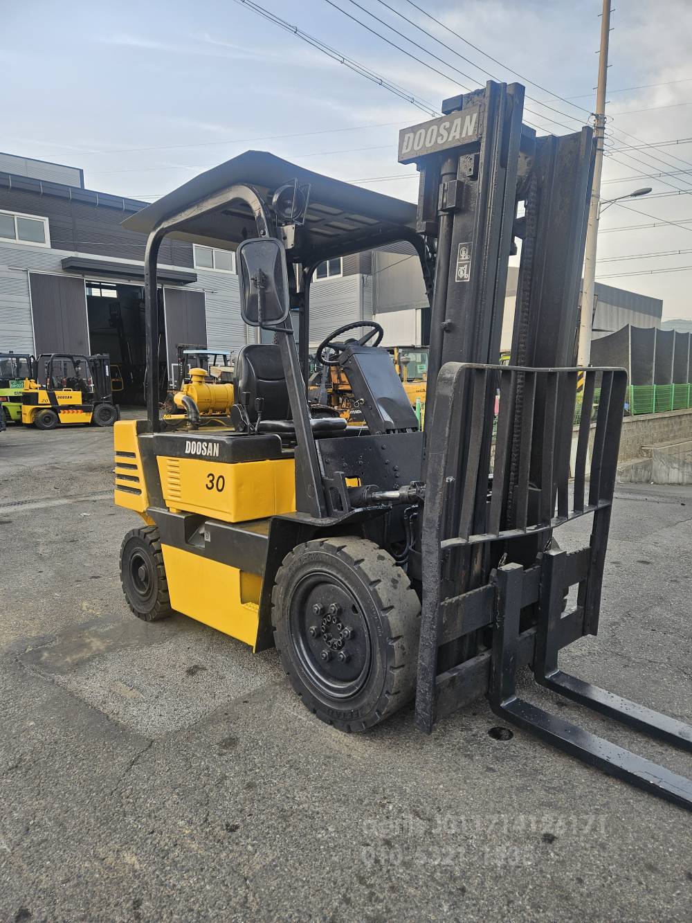 Doosan Forklift 두산LD3톤중고지게차  운전석