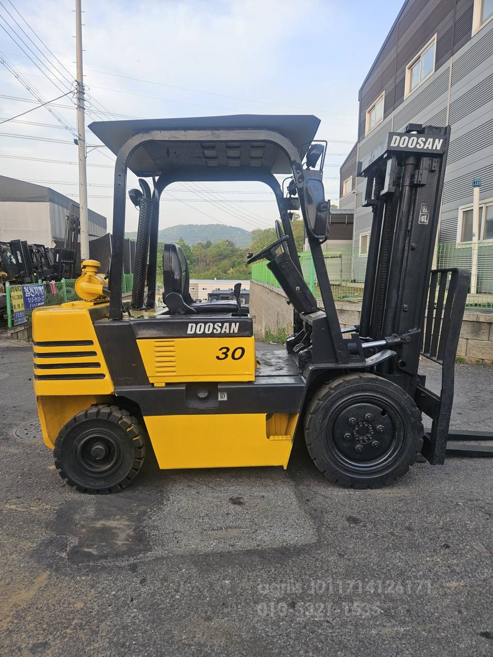 Doosan Forklift 두산LD3톤중고지게차  엔진내부