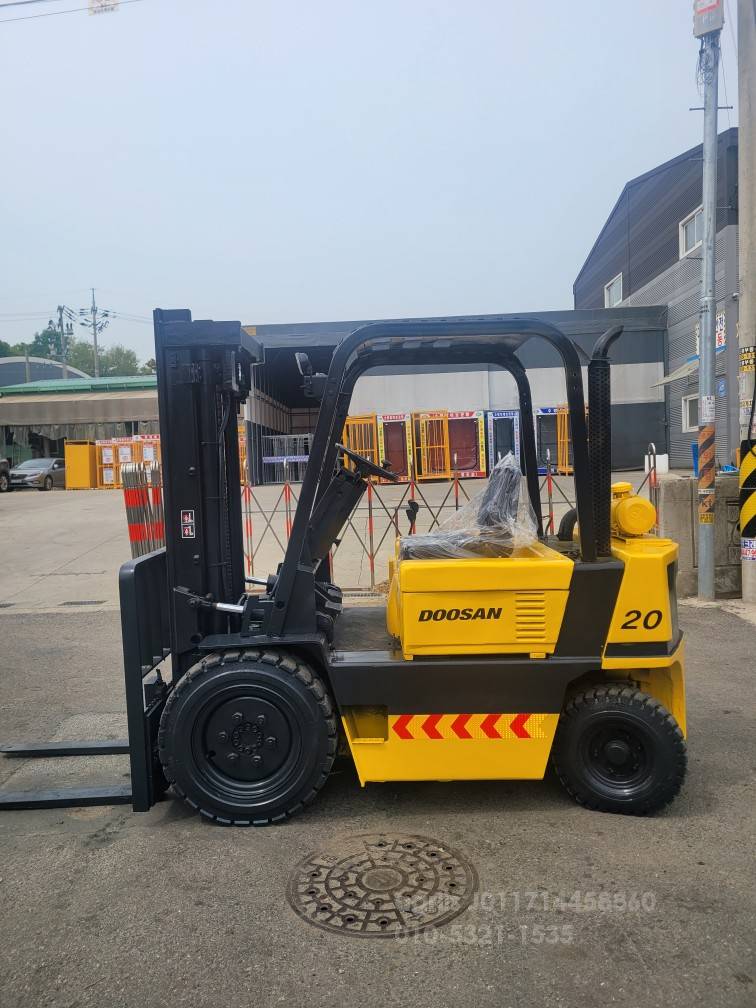 Doosan Forklift 두산LD2톤자동발중고지게차  뒤우측면