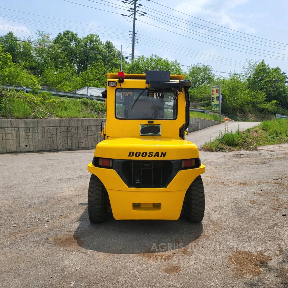 Doosan Forklift 중고지게차 D70S 디젤 7톤 지게차 자동발.캐빈.장발포크등 풀옵션  사진 7