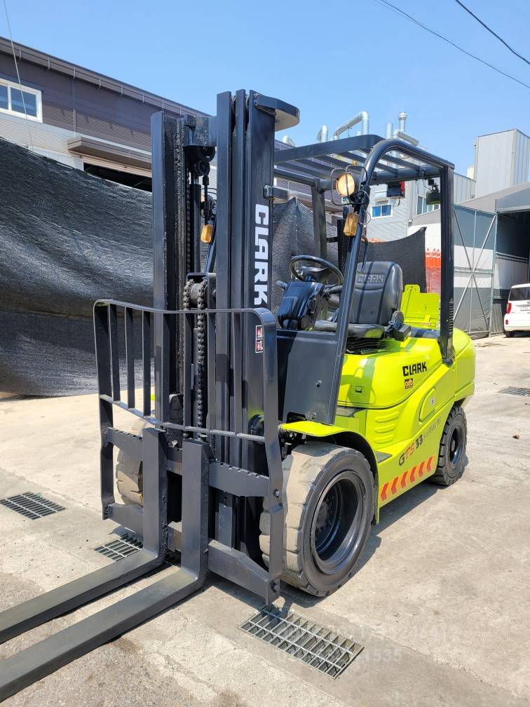 Clark Forklift GTS3.3톤3단마스트중고지게차  앞좌측면