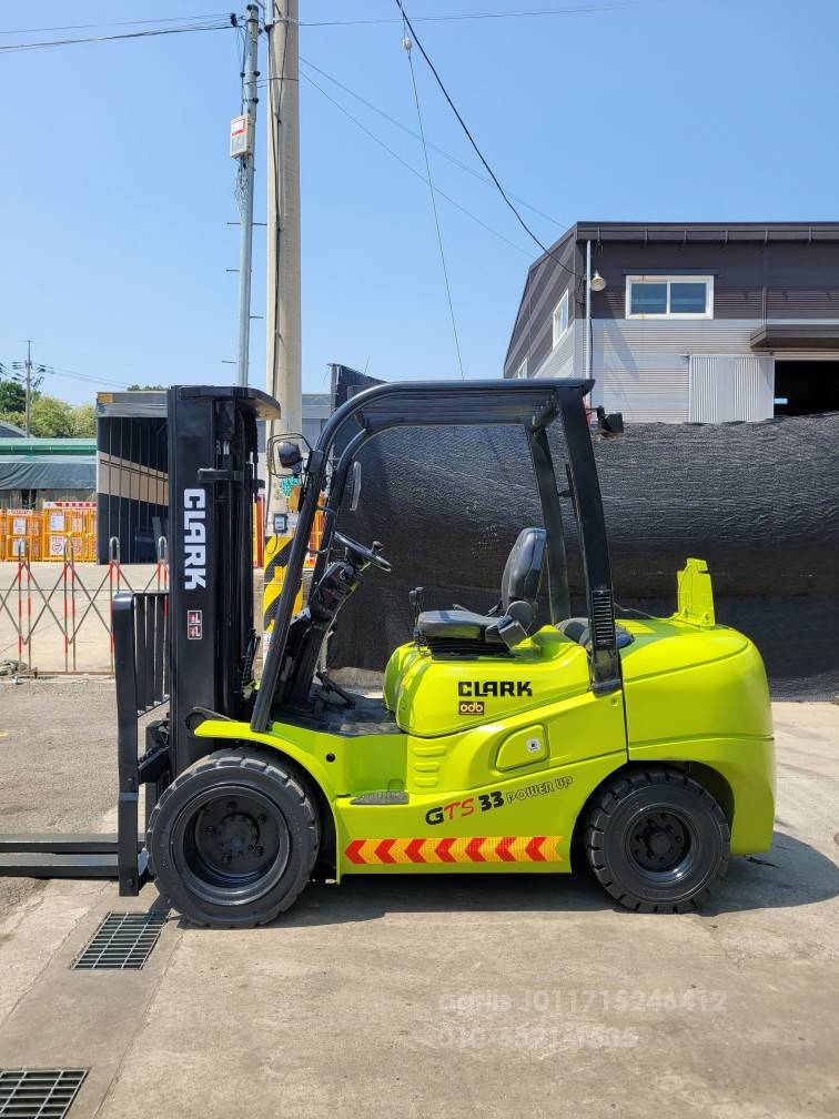 Clark Forklift GTS3.3톤3단마스트중고지게차  뒤우측면