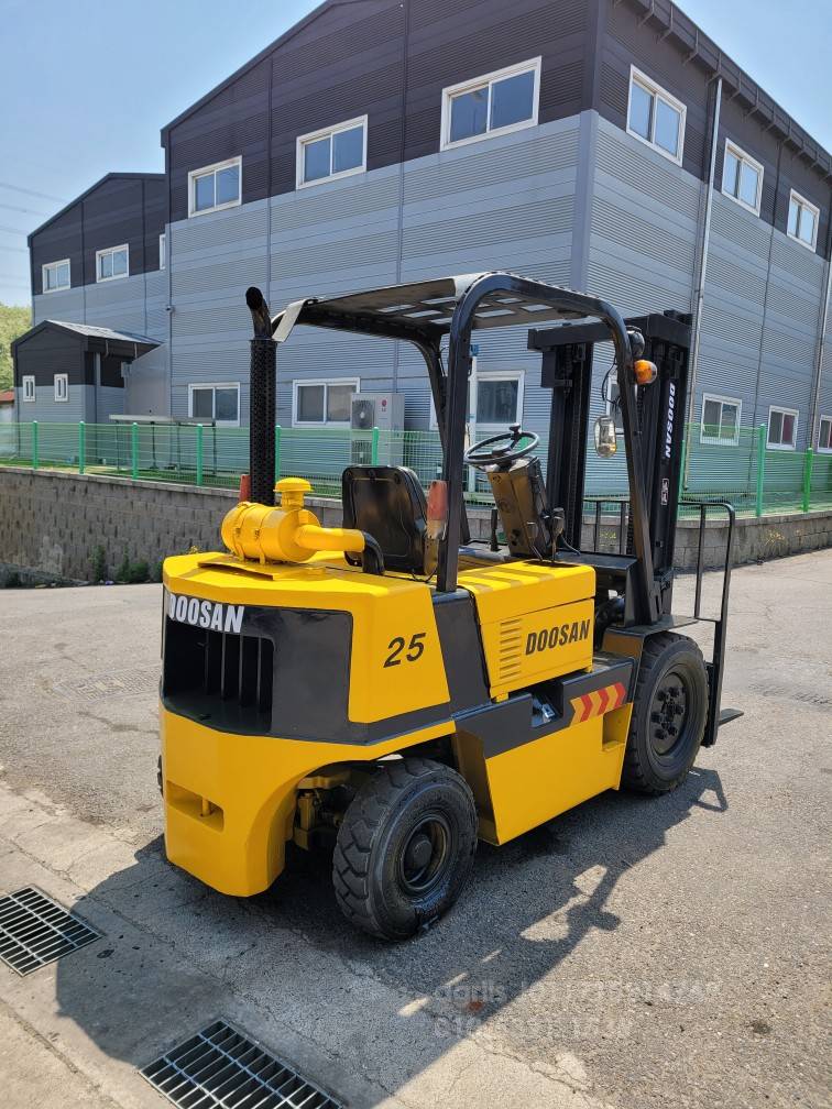 Doosan Forklift 두산LD2.5톤중고지게차  사진 6