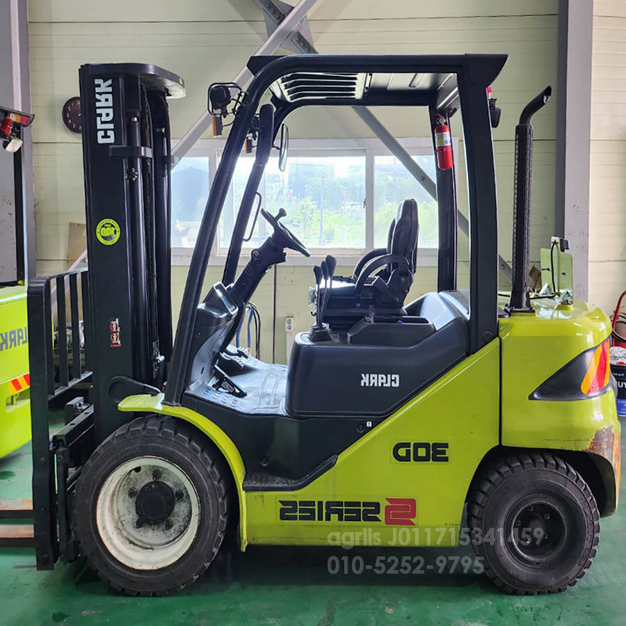 Clark Forklift S30D  앞좌측면