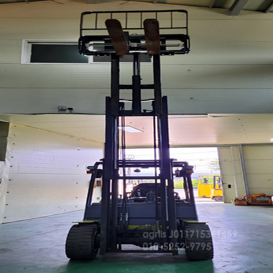 Clark Forklift S30D  운전석