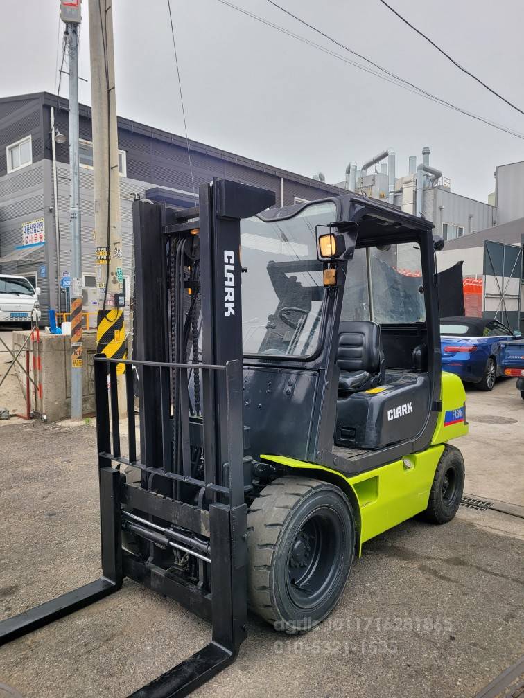 Clark Forklift FX3톤자동발중고지게차  앞좌측면