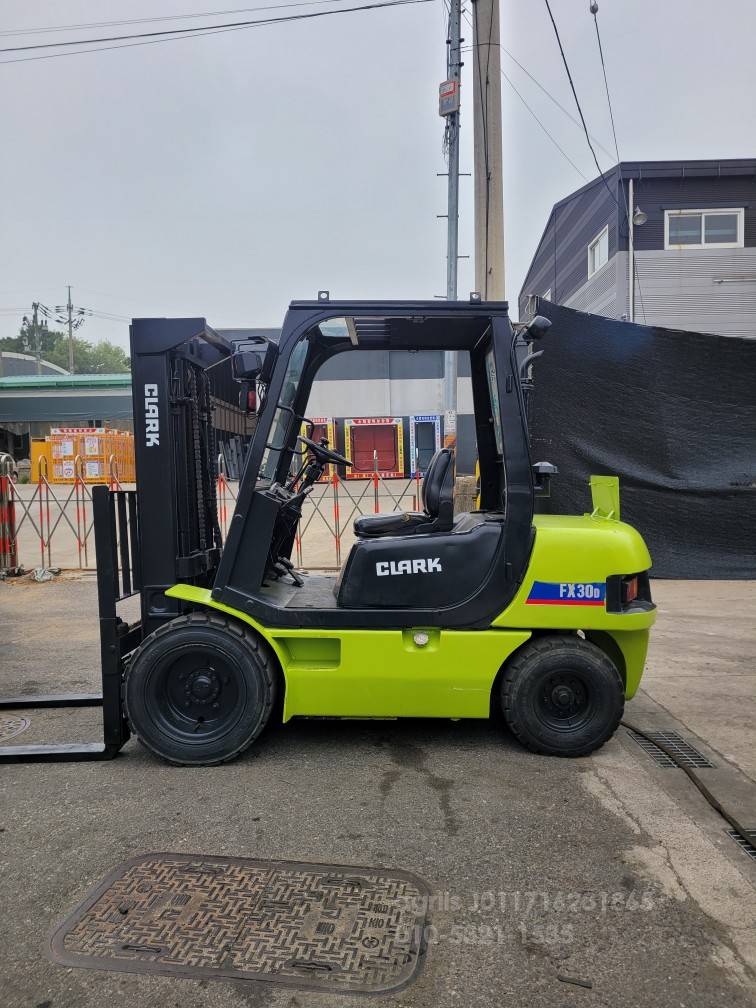 Clark Forklift FX3톤자동발중고지게차  뒤우측면