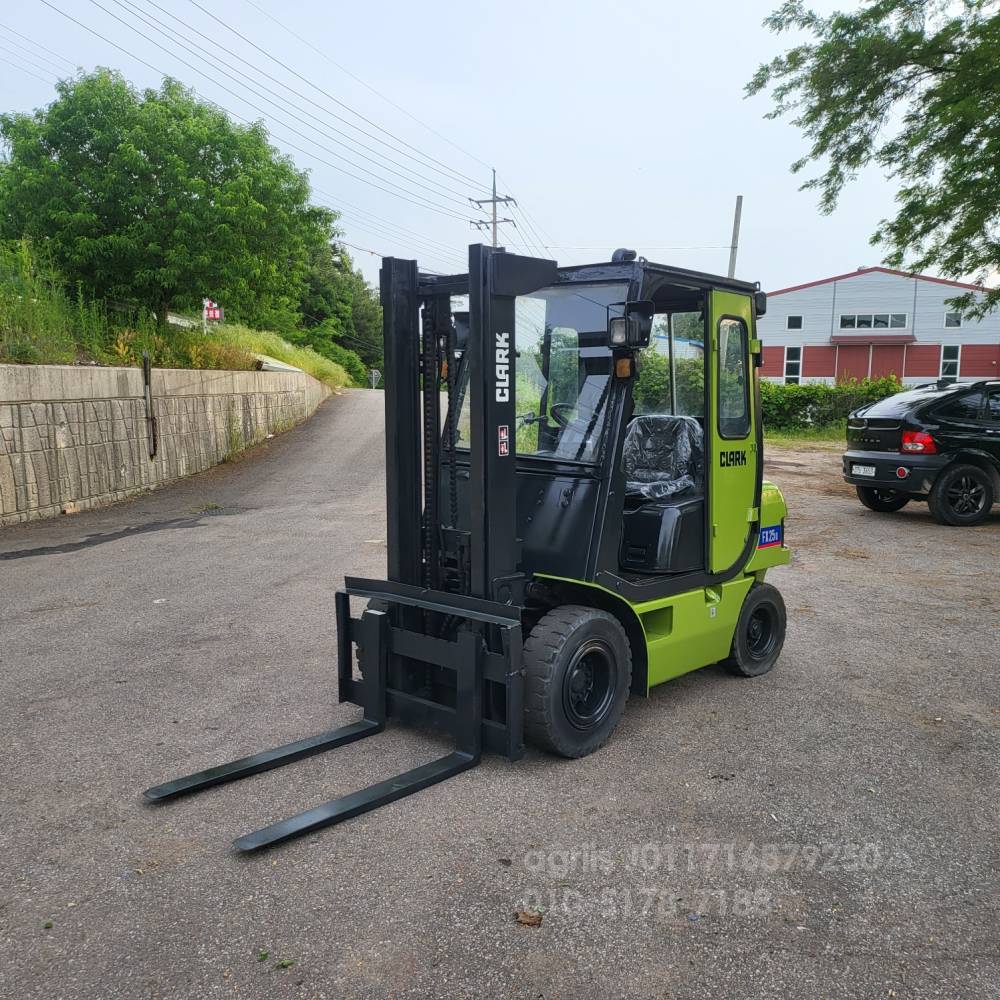 Clark Forklift 중고지게차 클라크 FX25D 디젤 지게차  측면