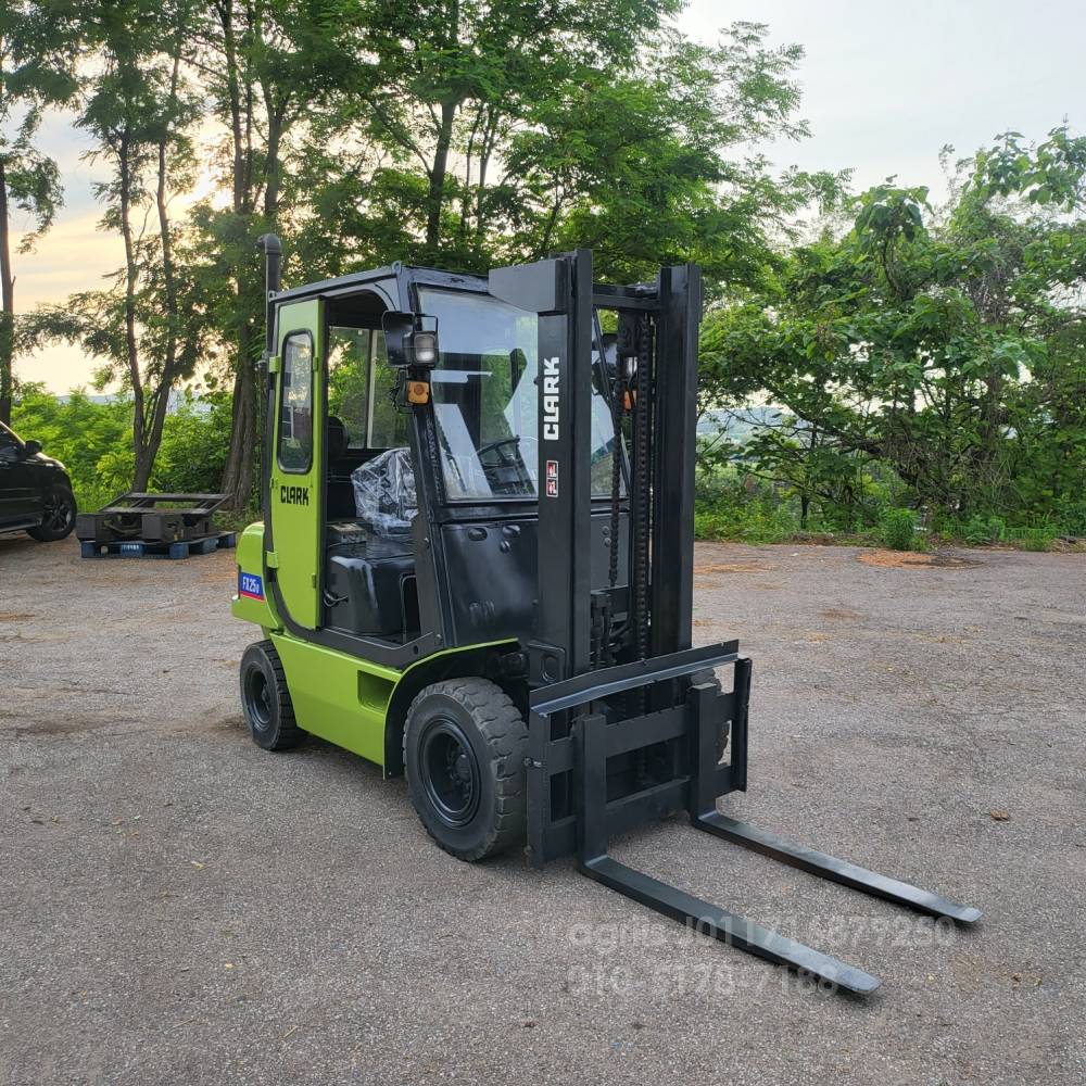 Clark Forklift 중고지게차 클라크 FX25D 디젤 지게차  운전석