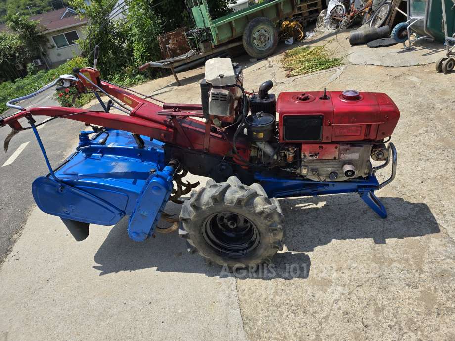 Daedong Power Tiller DT1005 (10hp) 운전석