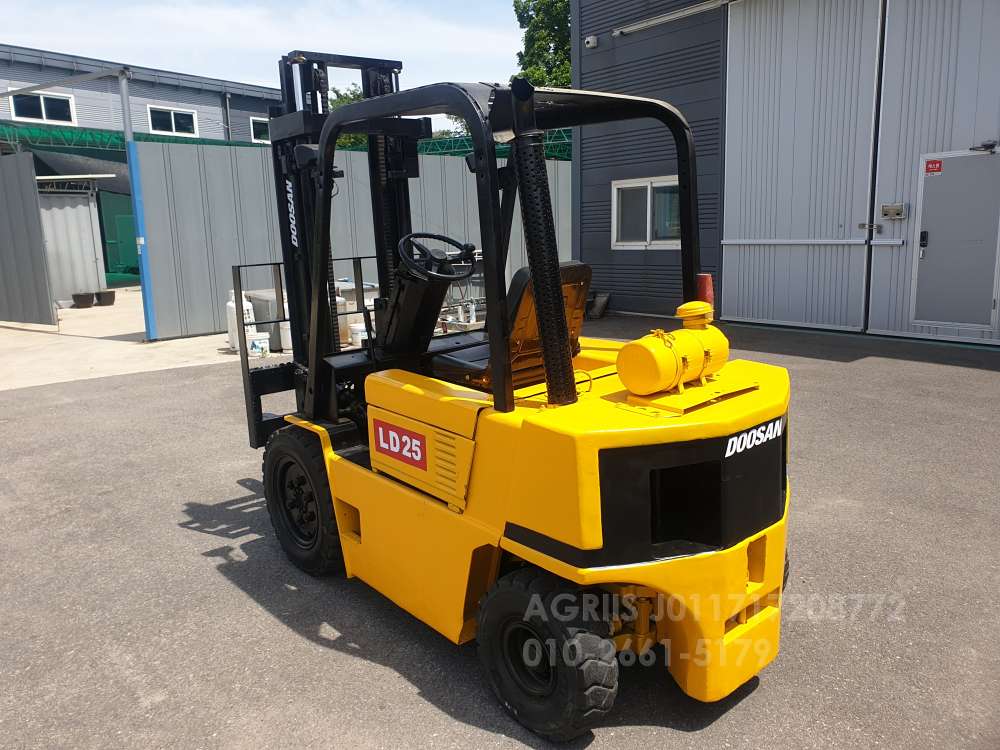 Doosan Forklift LD35S  측면