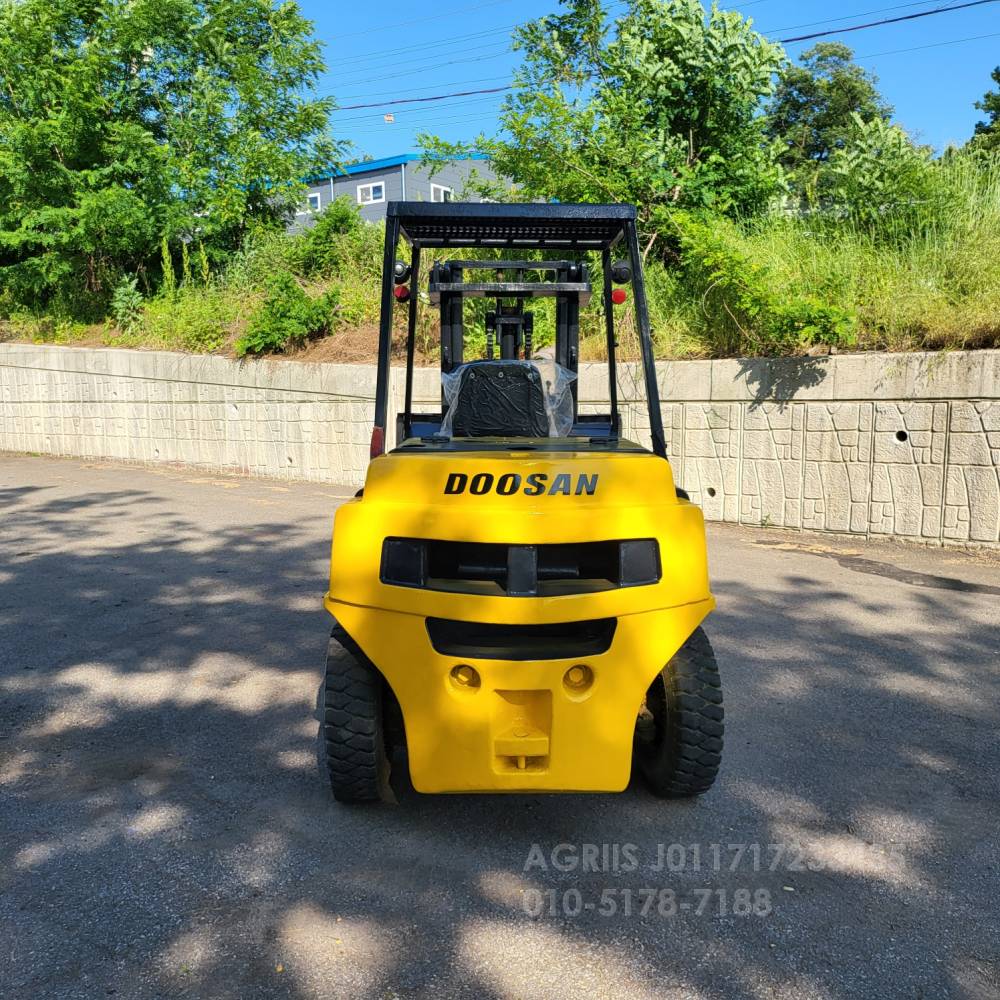 Doosan Forklift 중고지게차 두산 FD35M 디젤  지게차  사진 7