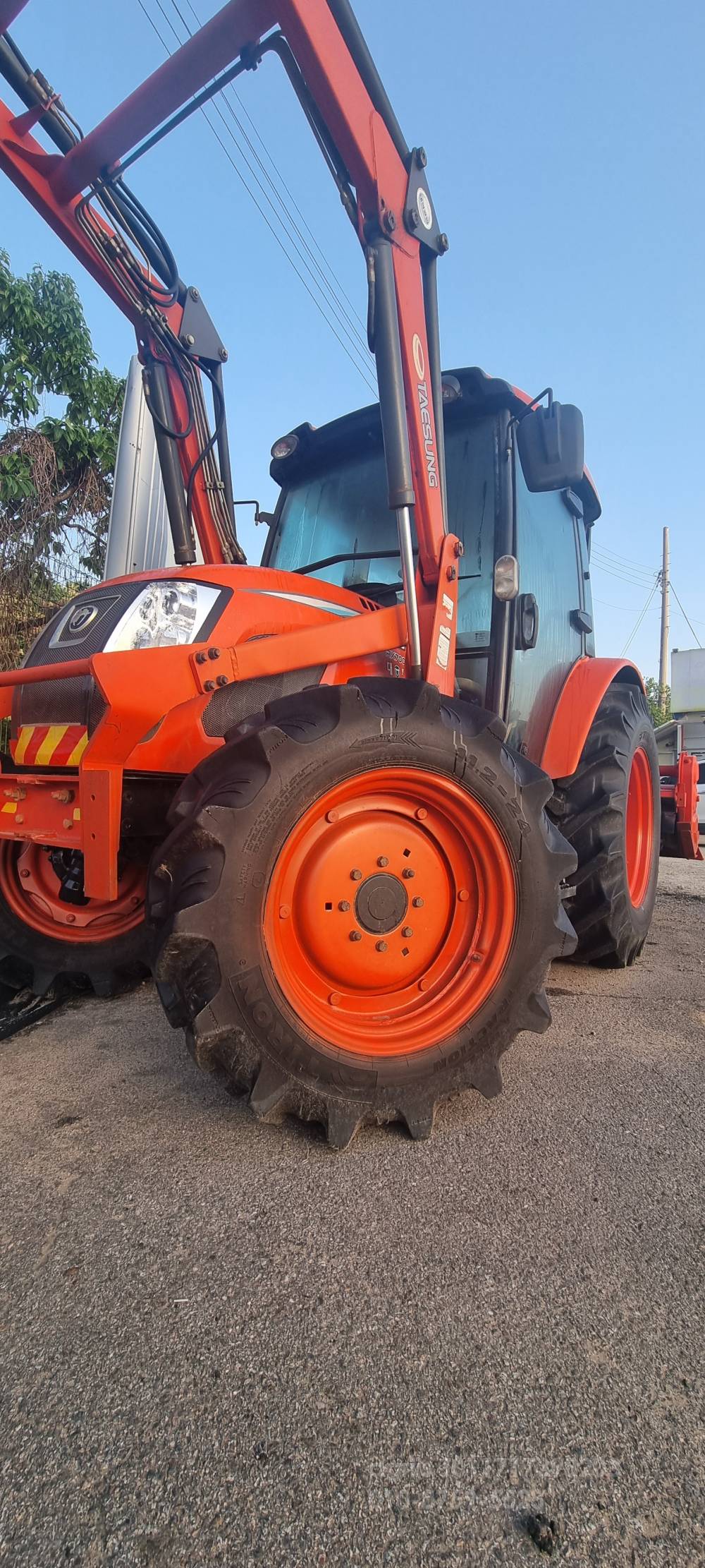 Daedong Tractor RX700 (70hp) 앞좌측면