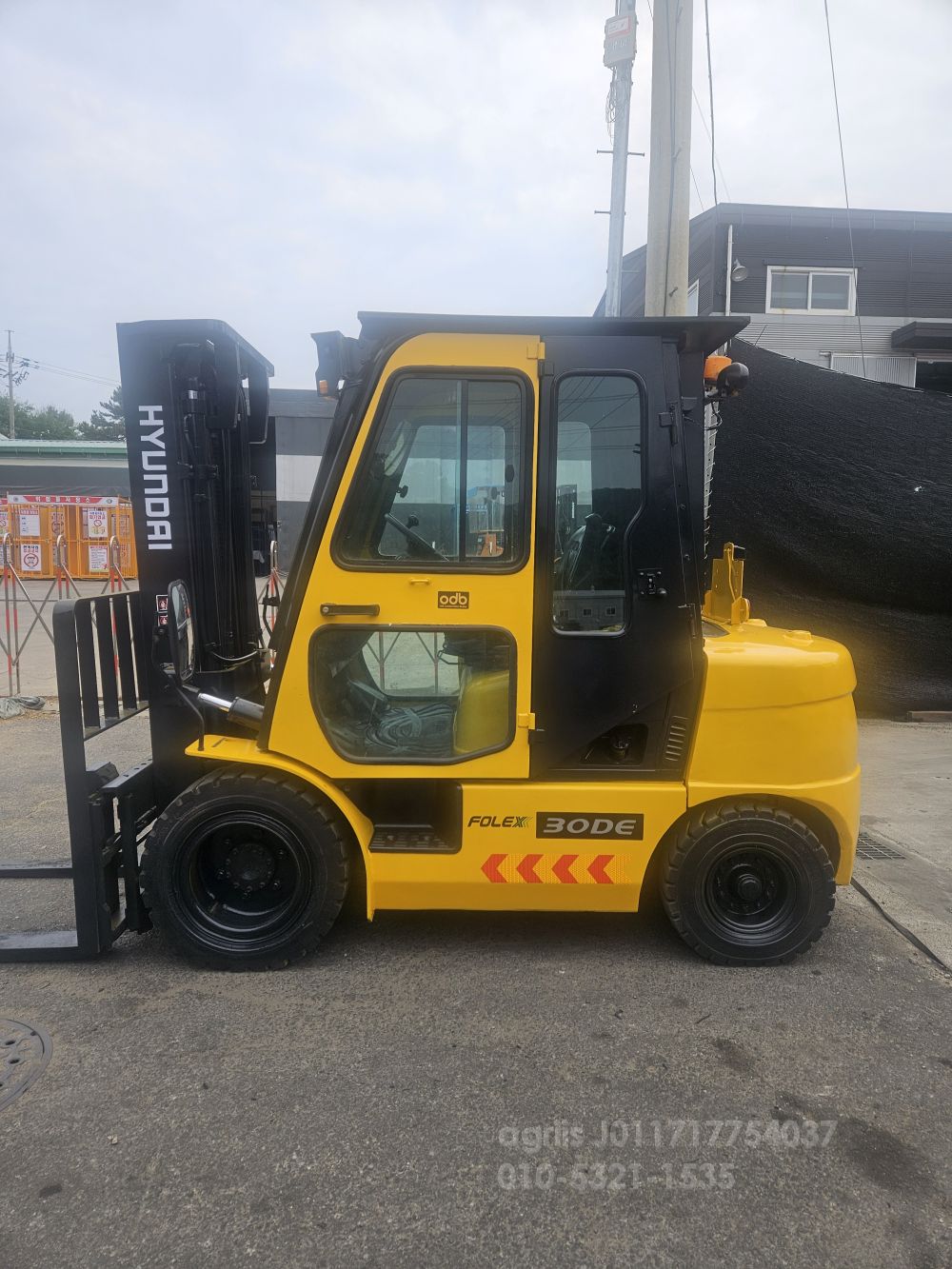 Hyundai Forklift 포렉스2.98톤풀옵션지게차  뒤우측면