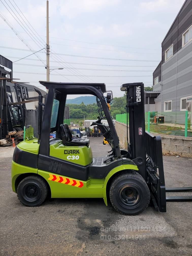  Forklift 3톤중고지게차  엔진내부