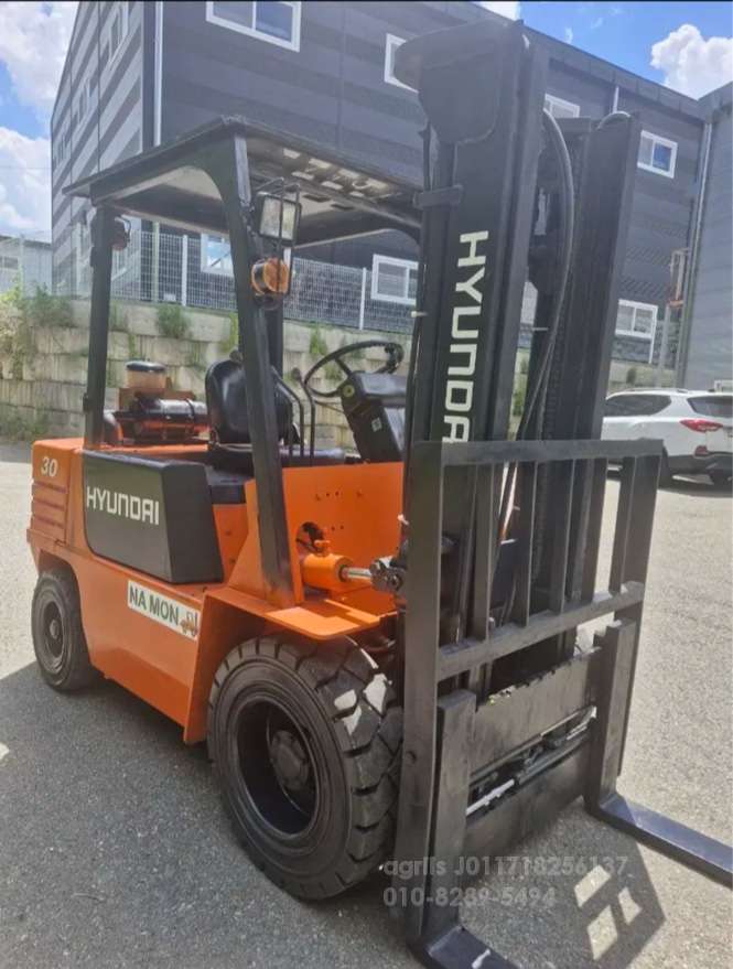 Kukje Forklift 현대 3톤 디젤지게차 자동발 올 통타이어  운전석