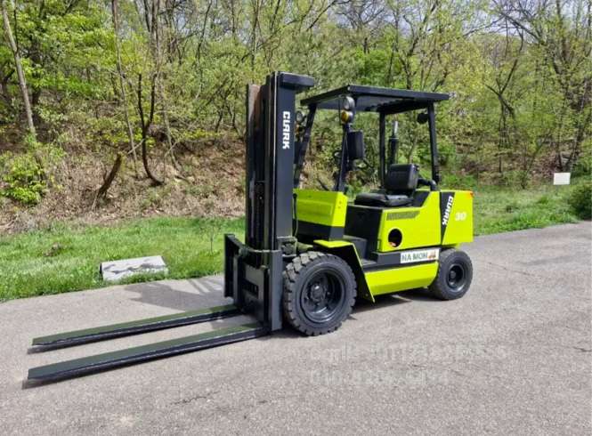 Kukje Forklift 삼성3톤 디젤지게차 3단마스터  뒤우측면