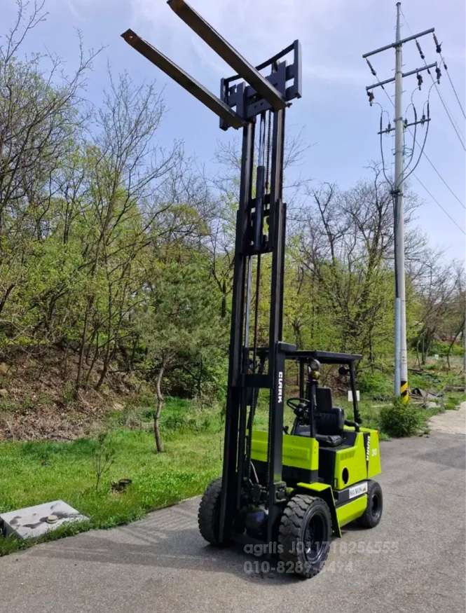 Kukje Forklift 삼성3톤 디젤지게차 3단마스터  운전석