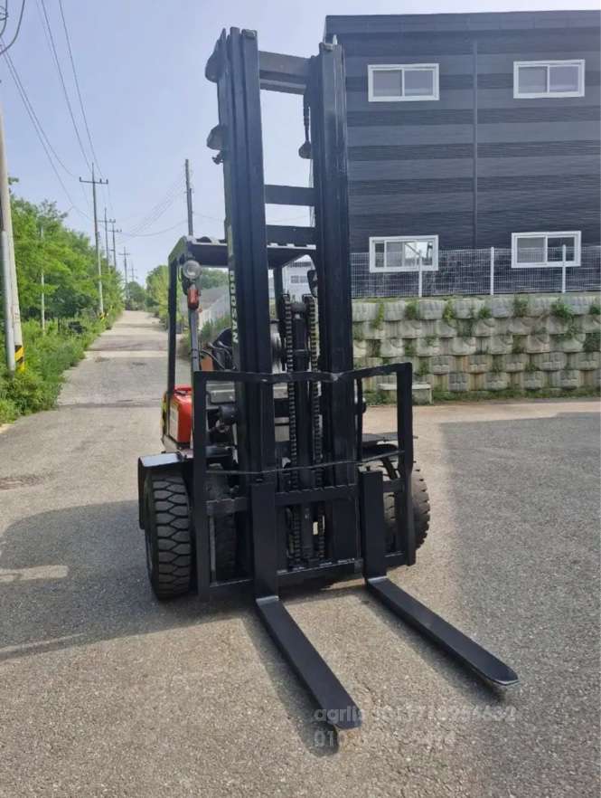 Kukje Forklift 삼익3톤 3단마스타풀옵션 7미터 상승  앞좌측면