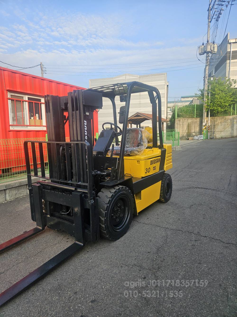 Doosan Forklift 두산LD3톤3단사이드쉬프트중고지게차  뒤우측면