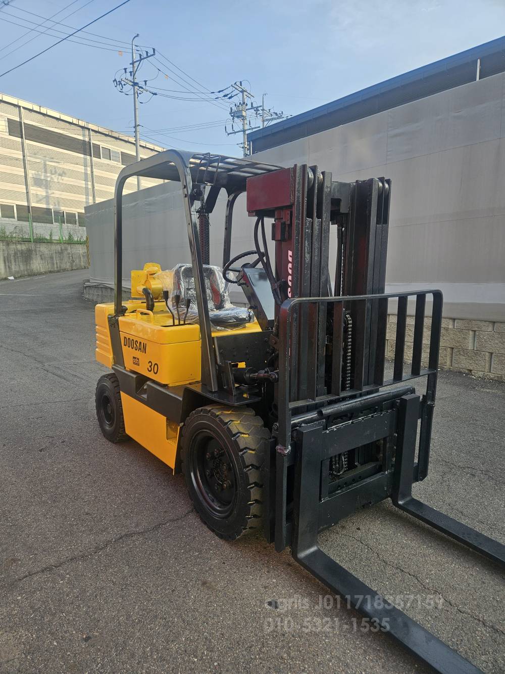 Doosan Forklift 두산LD3톤3단사이드쉬프트중고지게차  엔진내부