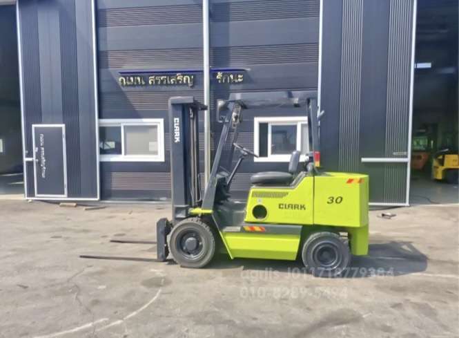 Kukje Forklift 삼성클락3톤 디젤지게차올통타이어  측면