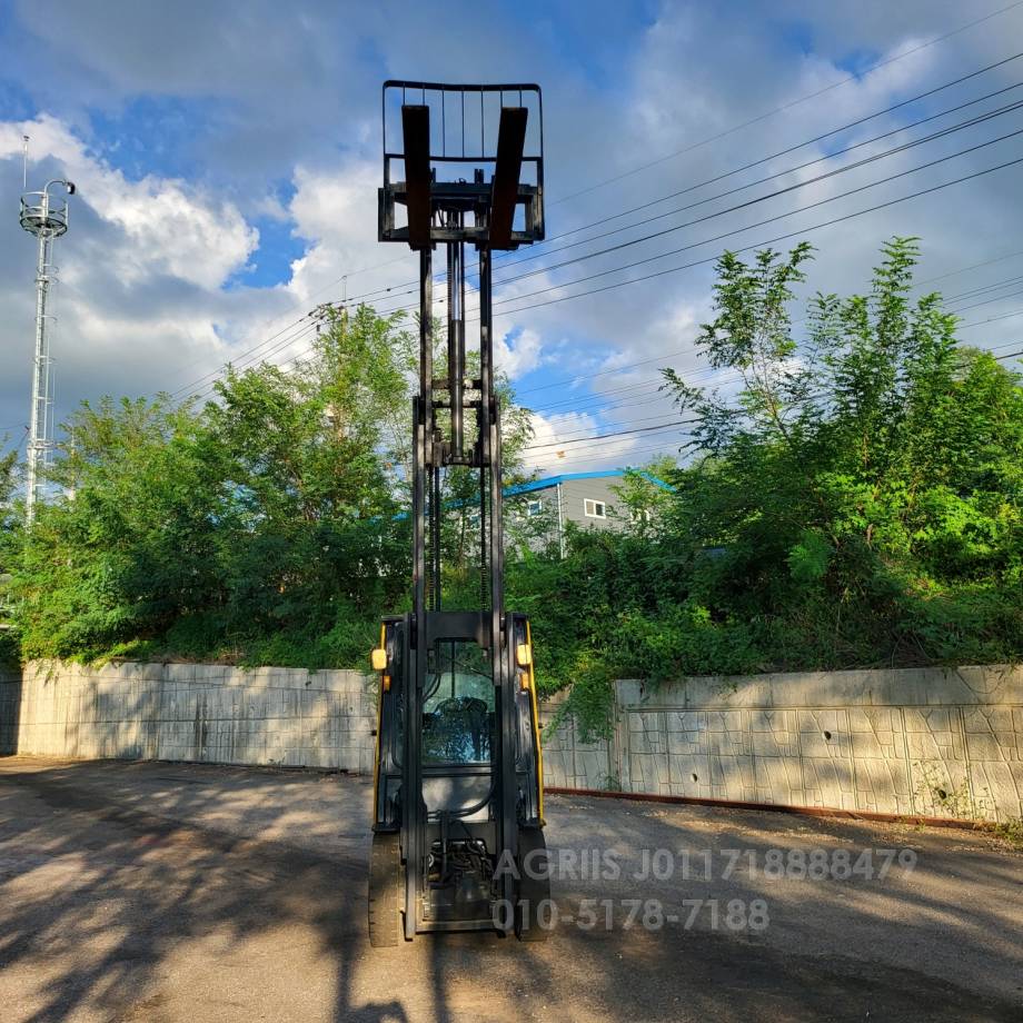 Doosan Forklift 중고지게차 두산25S-3 디젤 2.5톤 3단 지게차3스풀ㆍ사이드쉬프트  운전석