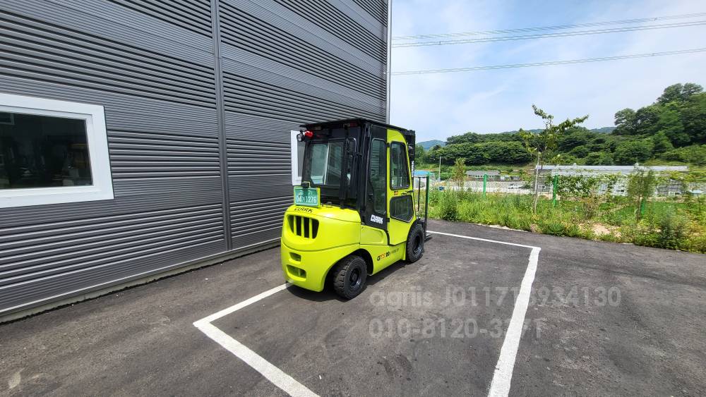 Clark Forklift GTS20D  측면